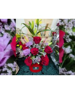 Fresh flower arrangements- Heart Shape Flower Arrangement